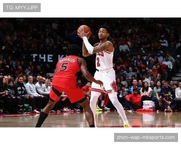 猛龙终结七连败，新援RJ-巴雷特面对旧主尼克斯砍下32分