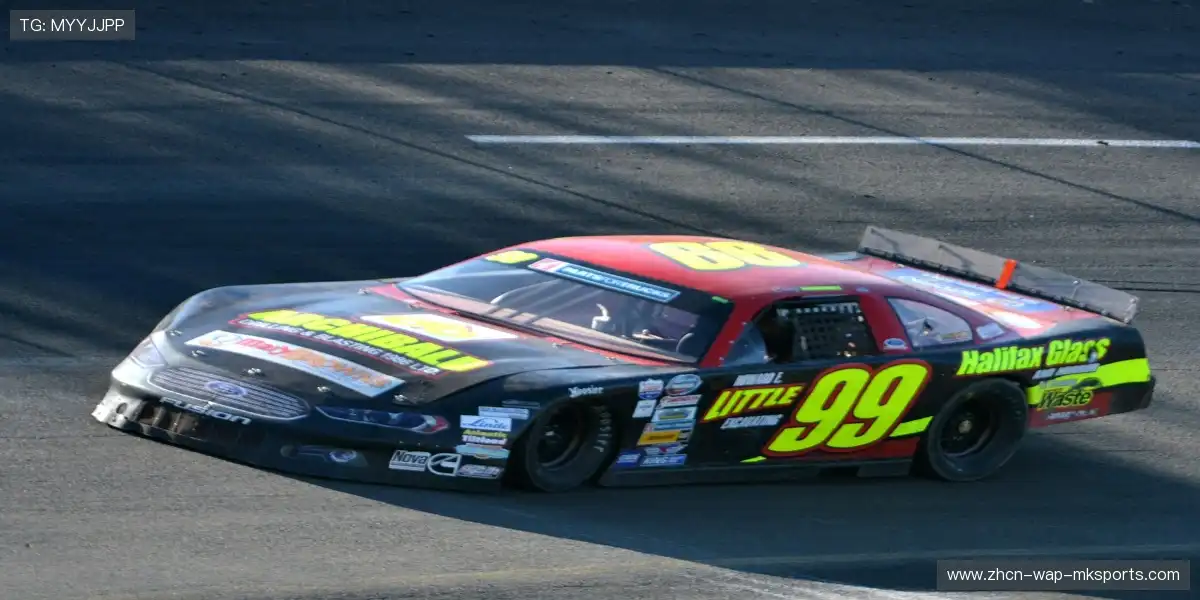 🏀压哨对决瞬间爆发，紧张到无法呼吸！💥